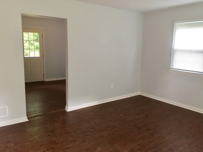 Building Photo - Charming 3 bed, 1 Bath in Shelbyville!