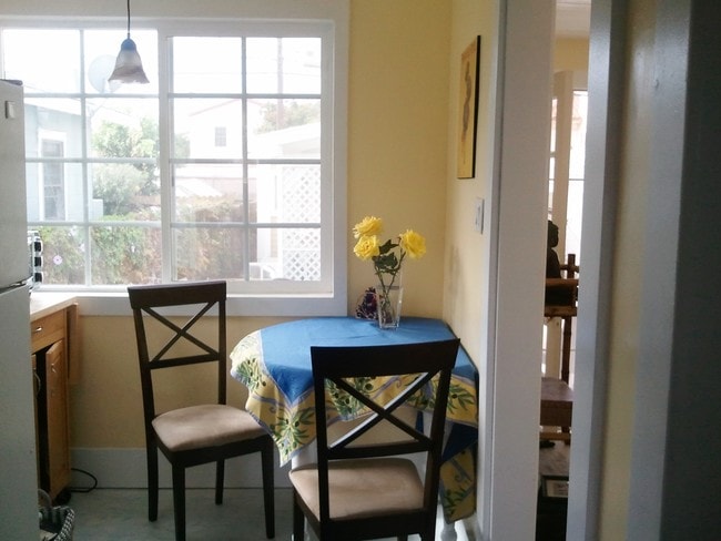 Kitchen Eat in area - 214 Avenue C