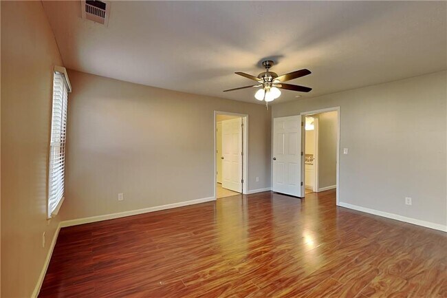 Building Photo - 4880 Camberbridge Dr