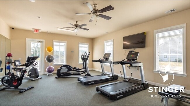 Building Photo - 585 Dreher Dr