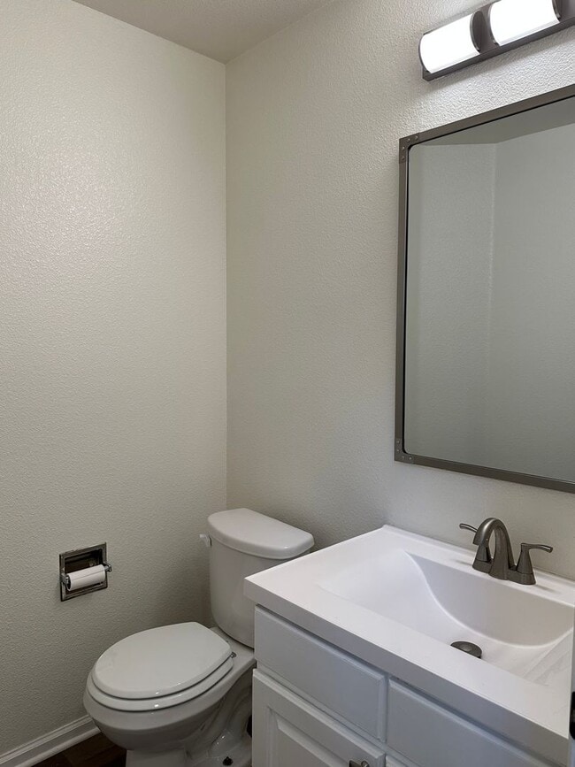 Building Photo - Open floor plan and backs to Open Space! 4...