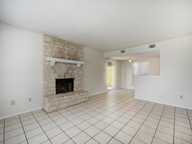 Building Photo - 6521 Hart Ln