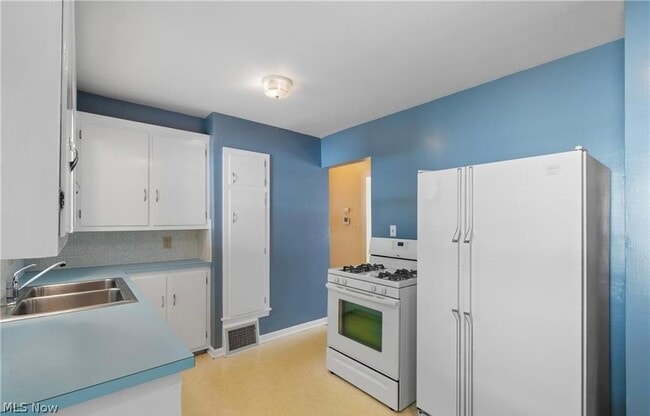 Building Photo - 629 Donald Ave