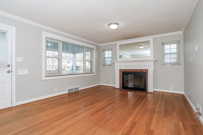 Building Photo - 6259 Glade Ave