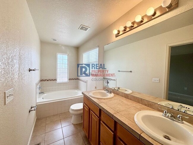 Building Photo - 3670 S Beeler St