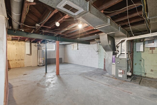 Building Photo - 240 Ridgewood Ave