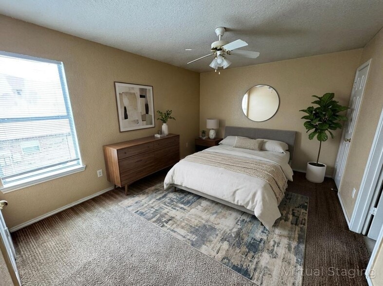 Building Photo - 3203 Toledo Dr