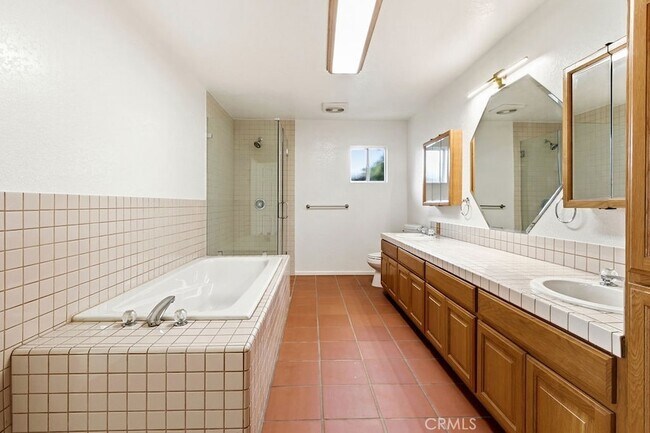 Building Photo - 24031 Olivera Dr