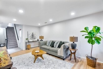 Building Photo - 8 Springholm Dr