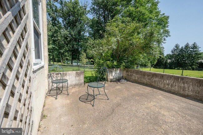 Building Photo - 504 Harriton Rd