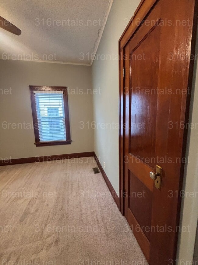 Building Photo - Two bed, Two Bath, fully fenced backyard rental available now!