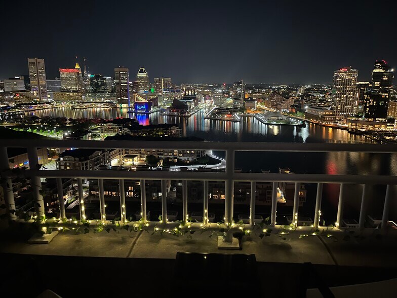 Building Photo - 100 Harborview Dr