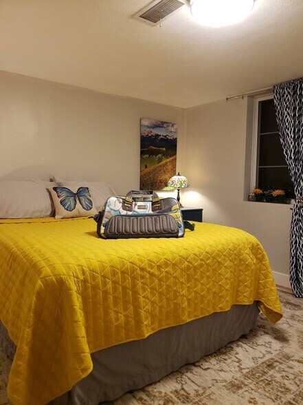 Building Photo - 3266 Jay St