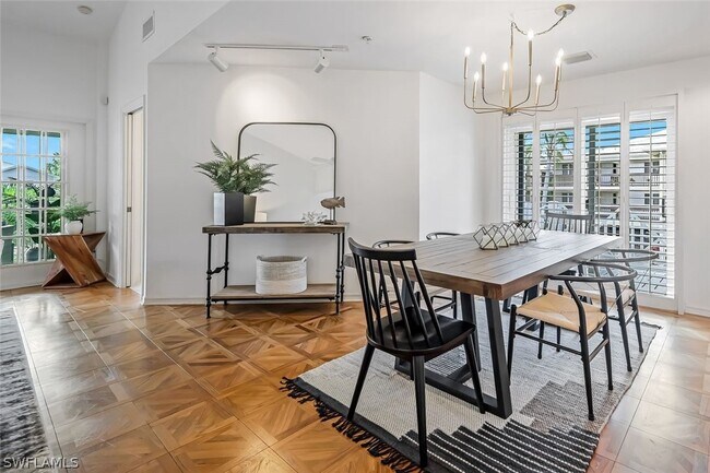 Building Photo - 433 2nd St S