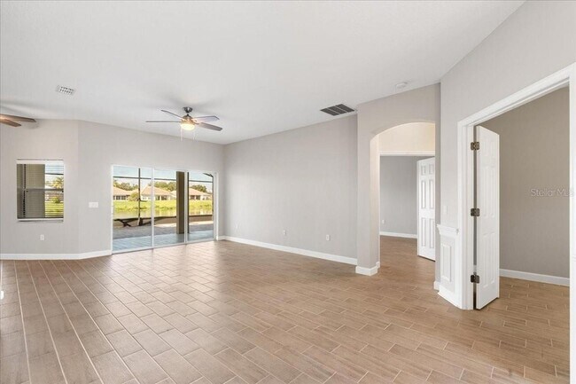 Building Photo - 2580 Channel Way