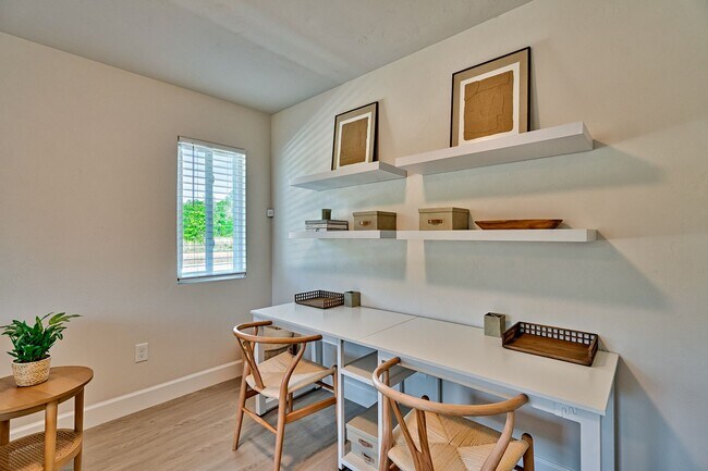 Building Photo - NEW HOME! 3/2  in Hawthorne