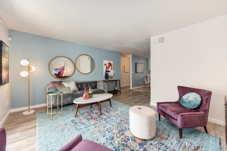 Primary Photo - The Legacy Apartments