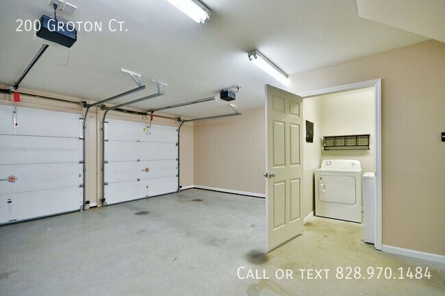 Building Photo - 200 Groton Ct
