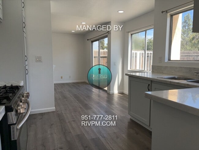 Building Photo - STUNNING POOL HOME IN MORENO VALLEY!! SOLAR INCLUDED!!