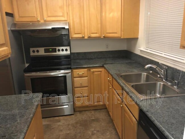 Building Photo - 3617 Lisbon Dr