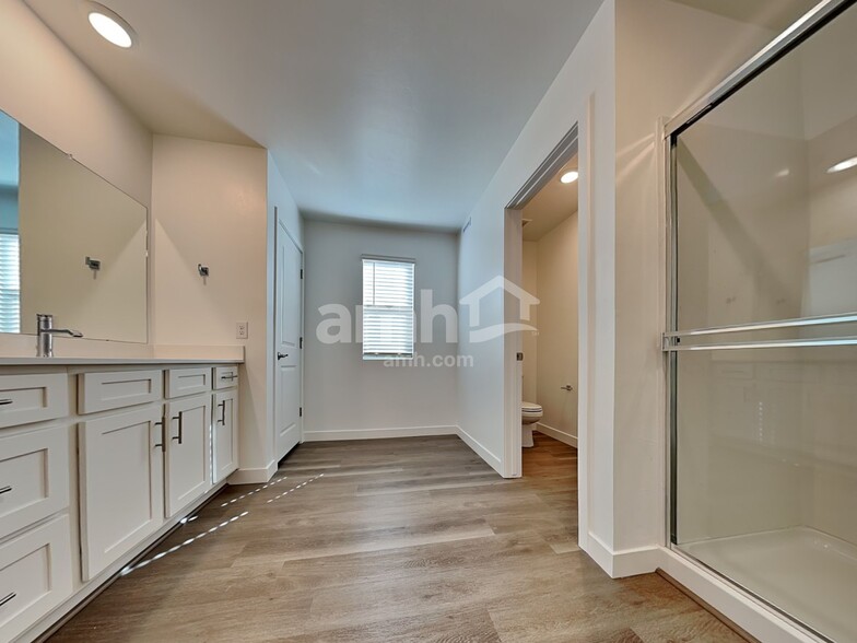 Building Photo - 6553 E Paseo Alga