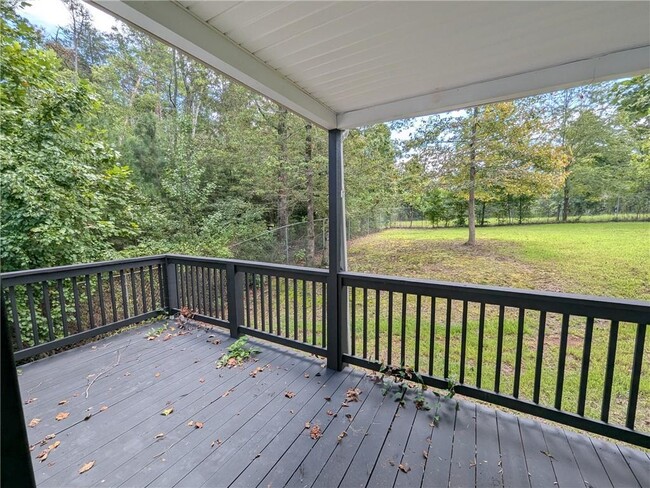 Building Photo - 58 Pinewood Dr