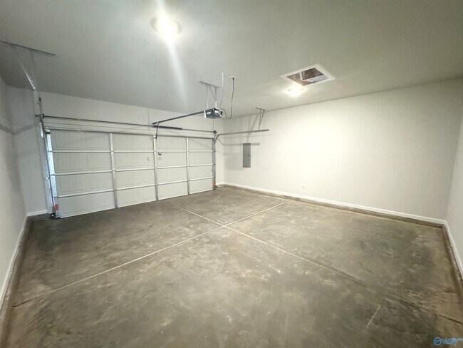 Building Photo - 139 Little Britain St