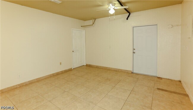 Building Photo - 3417 28th St SW