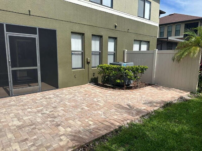 Building Photo - 1375 Lara Cir