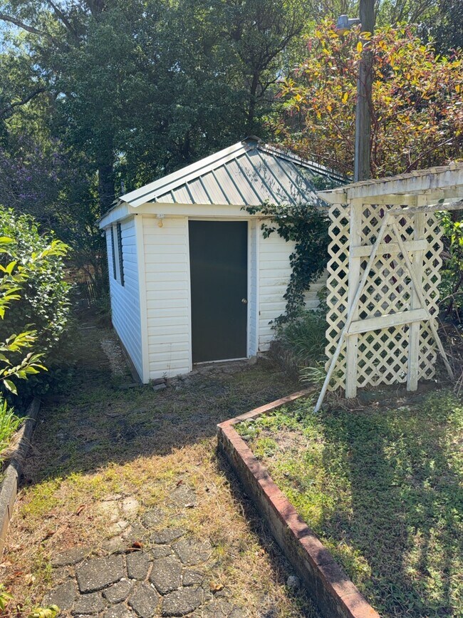 Building Photo - 4064 Johnstown Dr