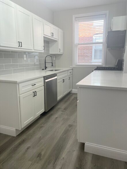 Kitchen 1.2 - 4622 Shenandoah Ave