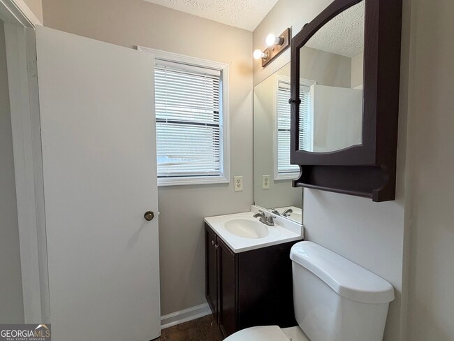 Building Photo - 102 Kimberly Way SW