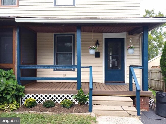 Building Photo - 1740 Arnold Ave