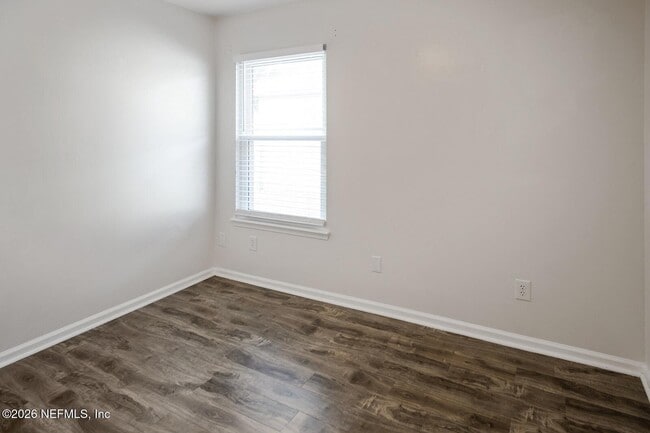 Building Photo - 1329 Cove Landing Dr