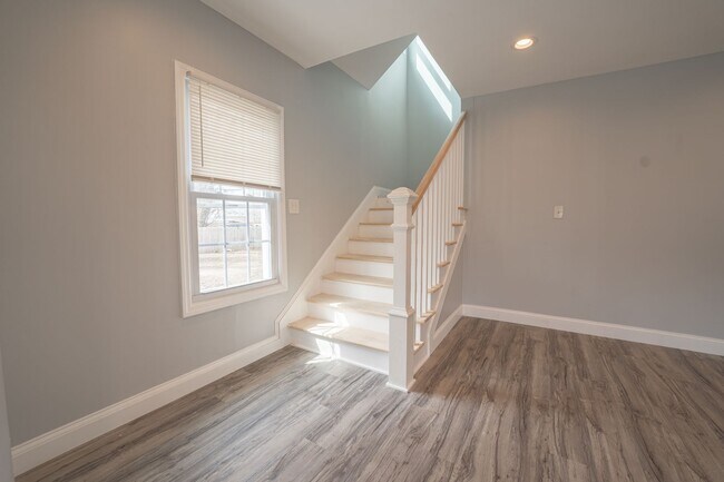 Building Photo - 12 Union Ave