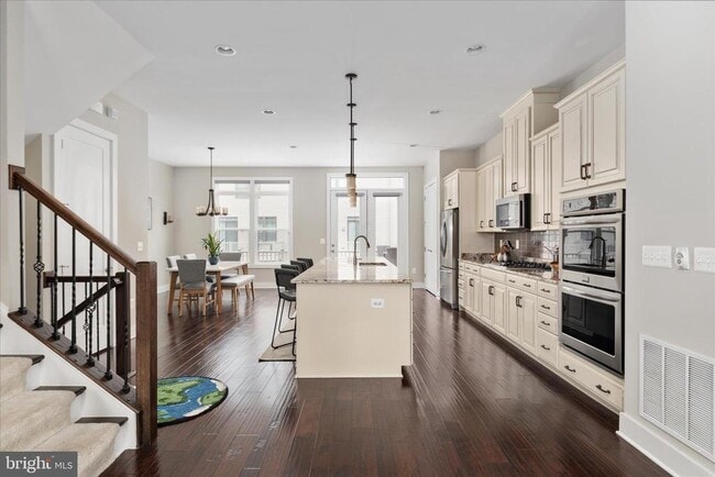 Building Photo - 44735 Medway Ter