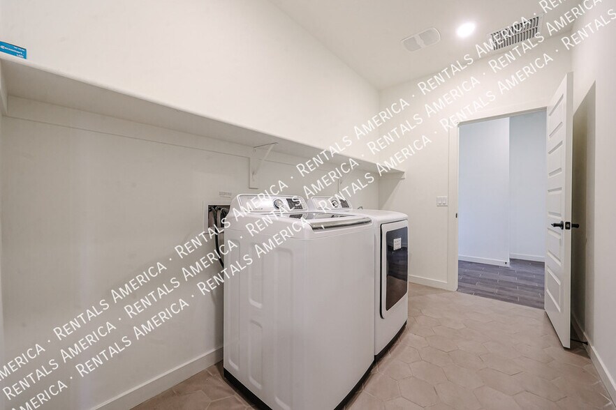 Building Photo - 12557 W Citrus Wy