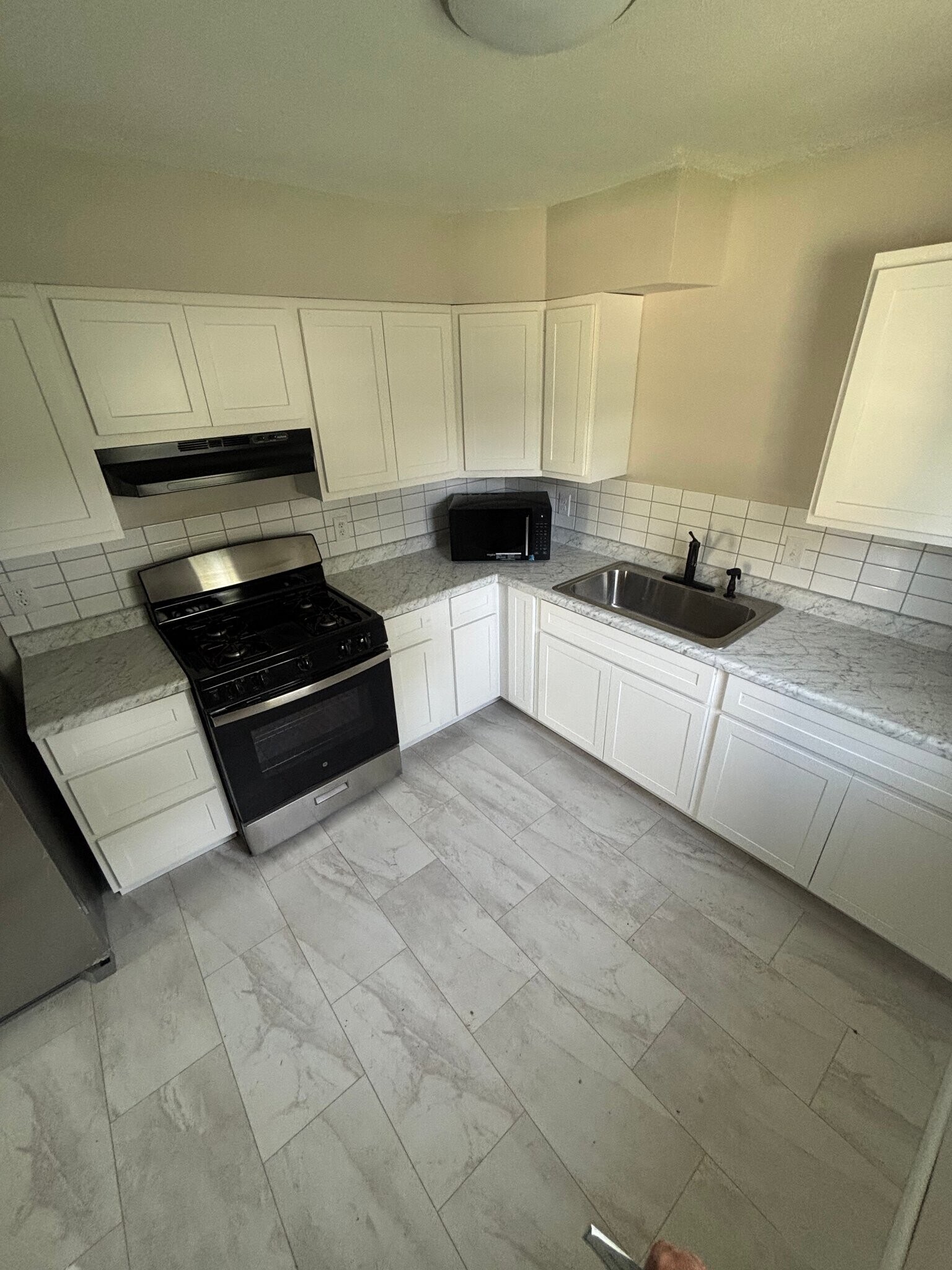 Building Photo - 9163 Loganberry Ln