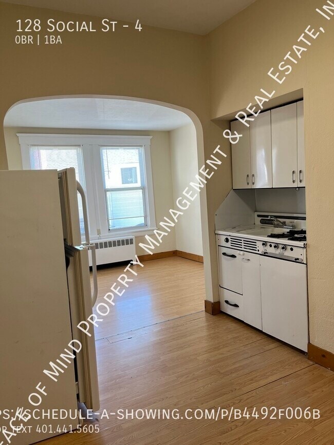 Building Photo - 128 Social St