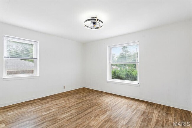 Building Photo - 1076 Wilshire Ave