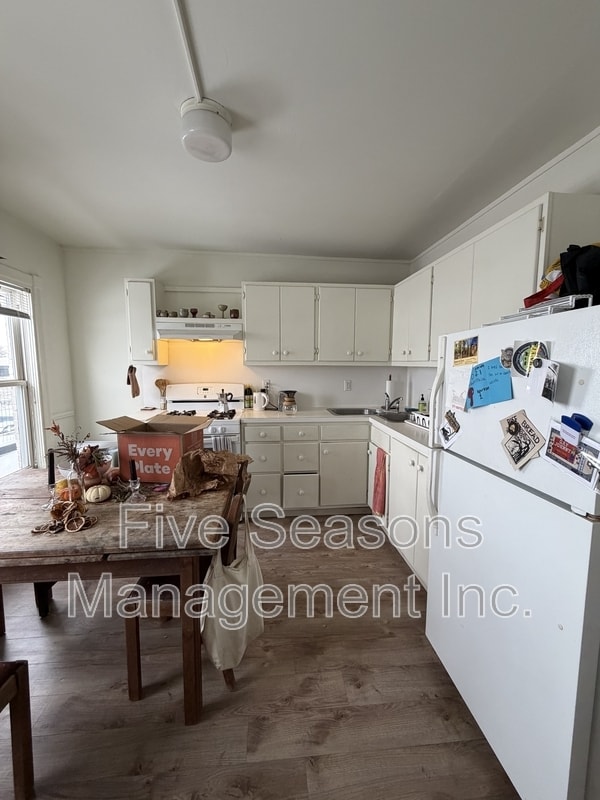 Building Photo - 194 North St