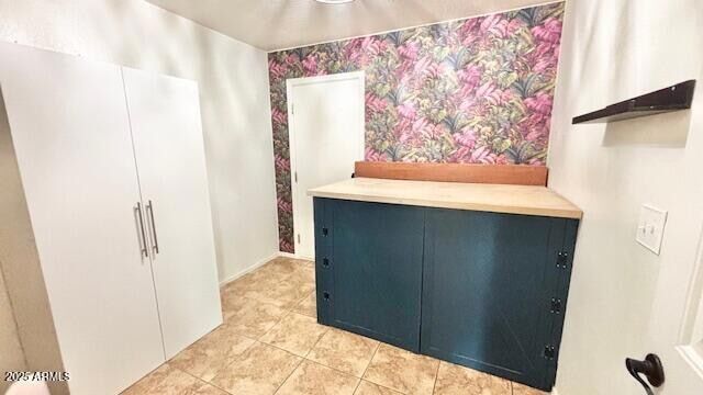 Building Photo - 7407 E Medina Ave