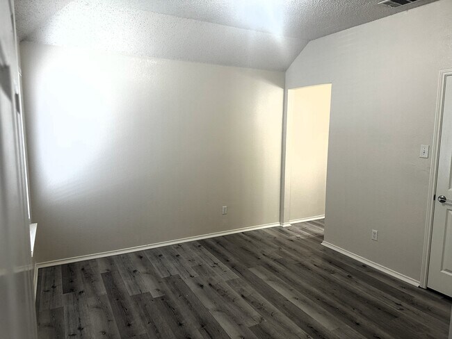 Building Photo - 1717 Arbor Creek Dr