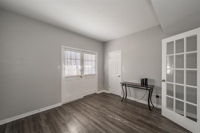 Building Photo - 4343 Bellaire Dr S