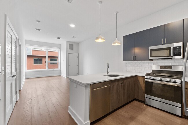 Building Photo - 250 Ave E