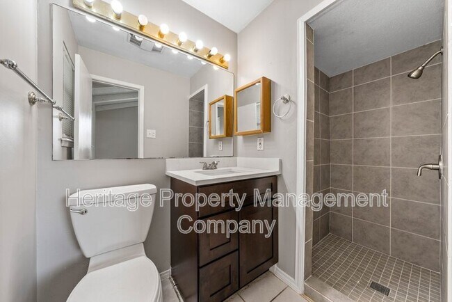 Building Photo - 7422 Stonehouse Dr