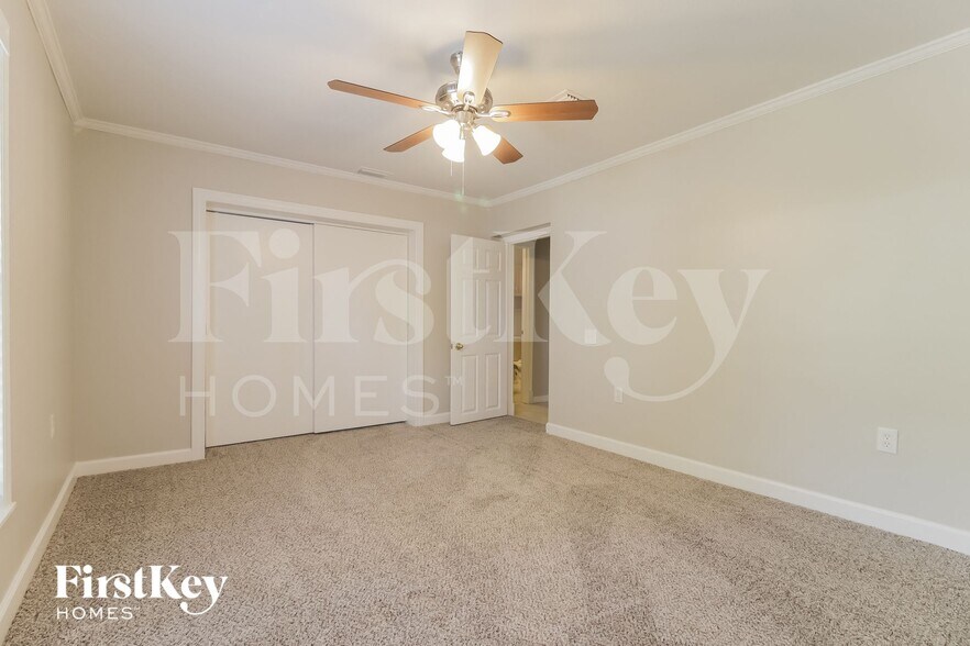 Building Photo - 5210 Holden Rd