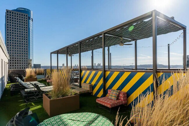 Building Photo - 309 Vine St