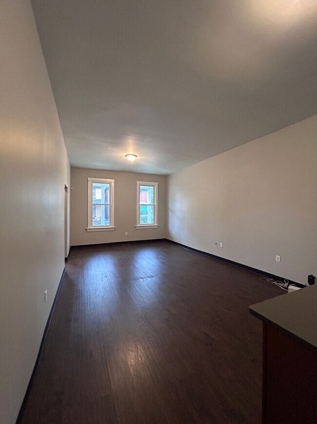 Building Photo - 2240 Wilson Ave