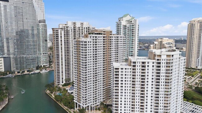 Building Photo - 801 Brickell Key Blvd